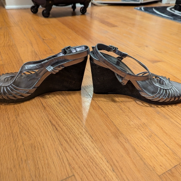 Ralph Lauren silver leather wedges size 9.5 - Picture 3 of 6